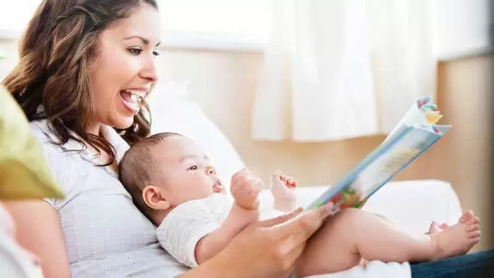 بازی‌های مفید برای رشد مغز نوزاد از تولد تا 3 ماهگی | ویکی هوش