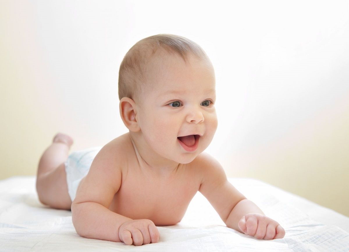 مغز کودک از 3 تا 6 ماهگی برای انجام چه کارهایی رشد می‌کند؟ | ویکی هوش